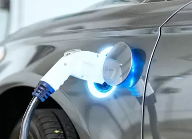 Litiumpriserna steg och nya energifordon inledde den fjärde prisökningen i år