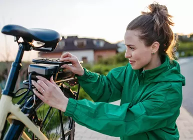 Försiktighetsåtgärder vid laddning av elcykel